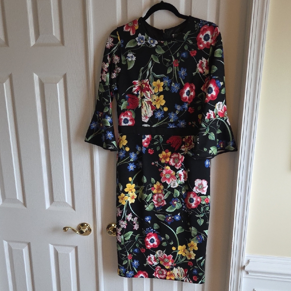 Elegant Floral Black Midi Dress With A Great Tulip Sleeve...like New